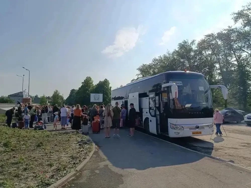 Сегодня состоялся заезд на вторую смену в загородный лагерь «Заря». Из Асбеста отдыхать поехали почт