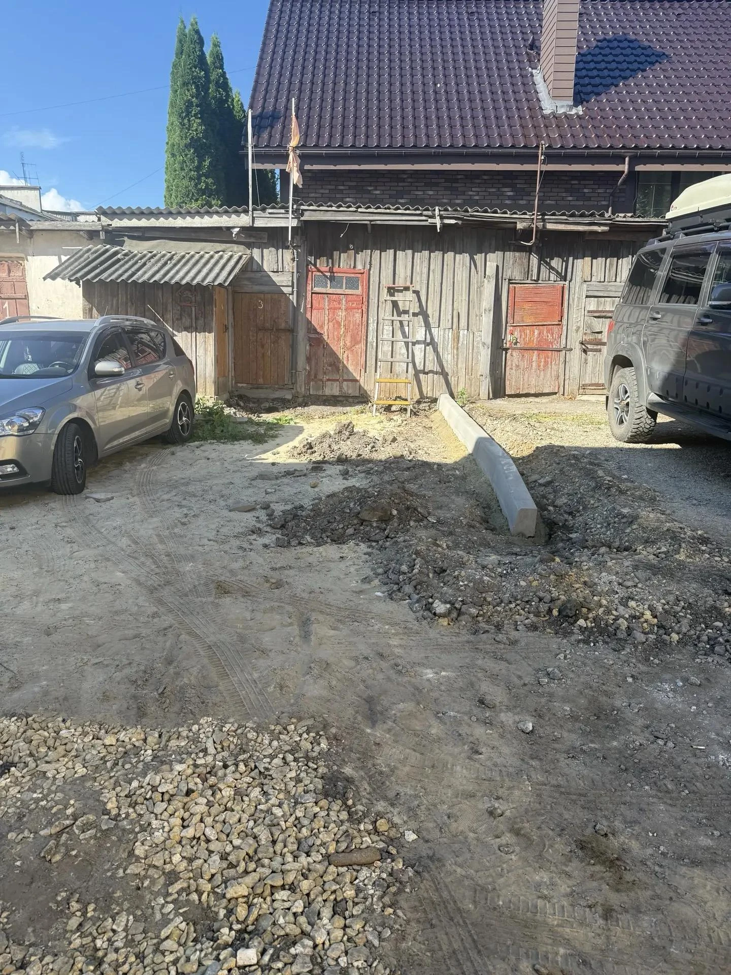 Продолжаем благоустройство дворовых территорий.