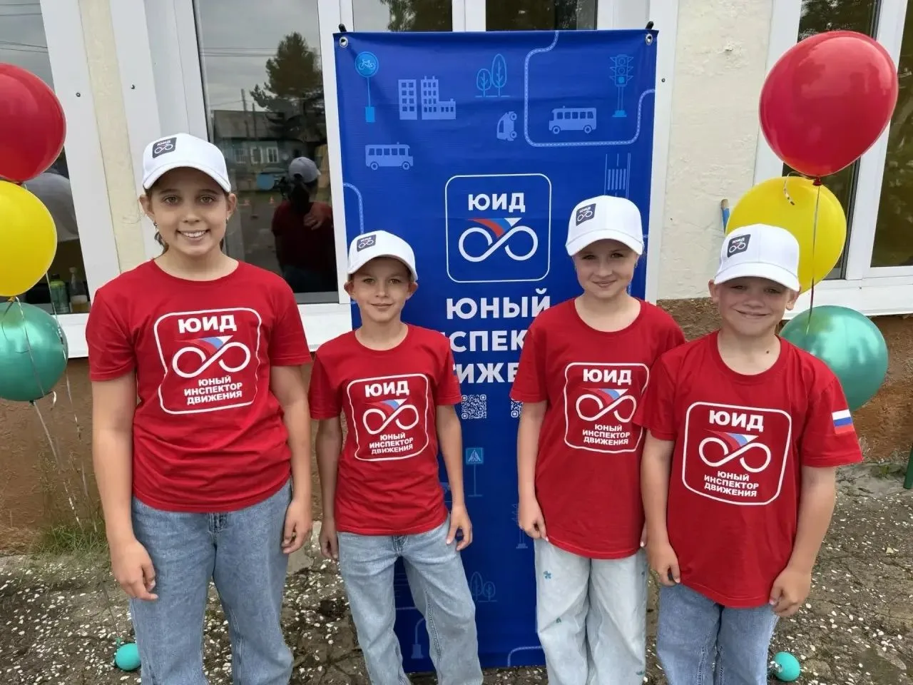 ОКРУЖНОЙ ЭТАП КОНКУРСА ЮНЫХ ИНСПЕКТОРОВ ДВИЖЕНИЯ «БЕЗОПАСНОЕ КОЛЕСО – 2026»: КОМАНДА ЮИД «СВЕТОФОР» 