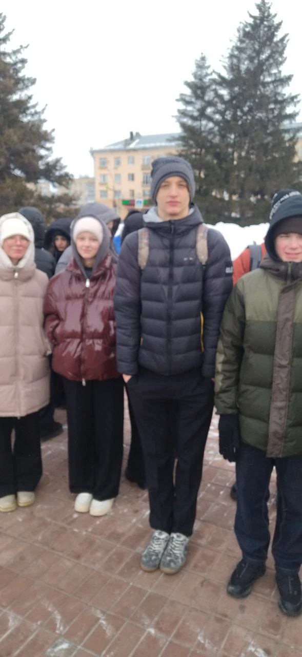 Учащиеся 9В класса нашего лицея сегодня приняли участие в городском памятном мероприятии, приуроченн