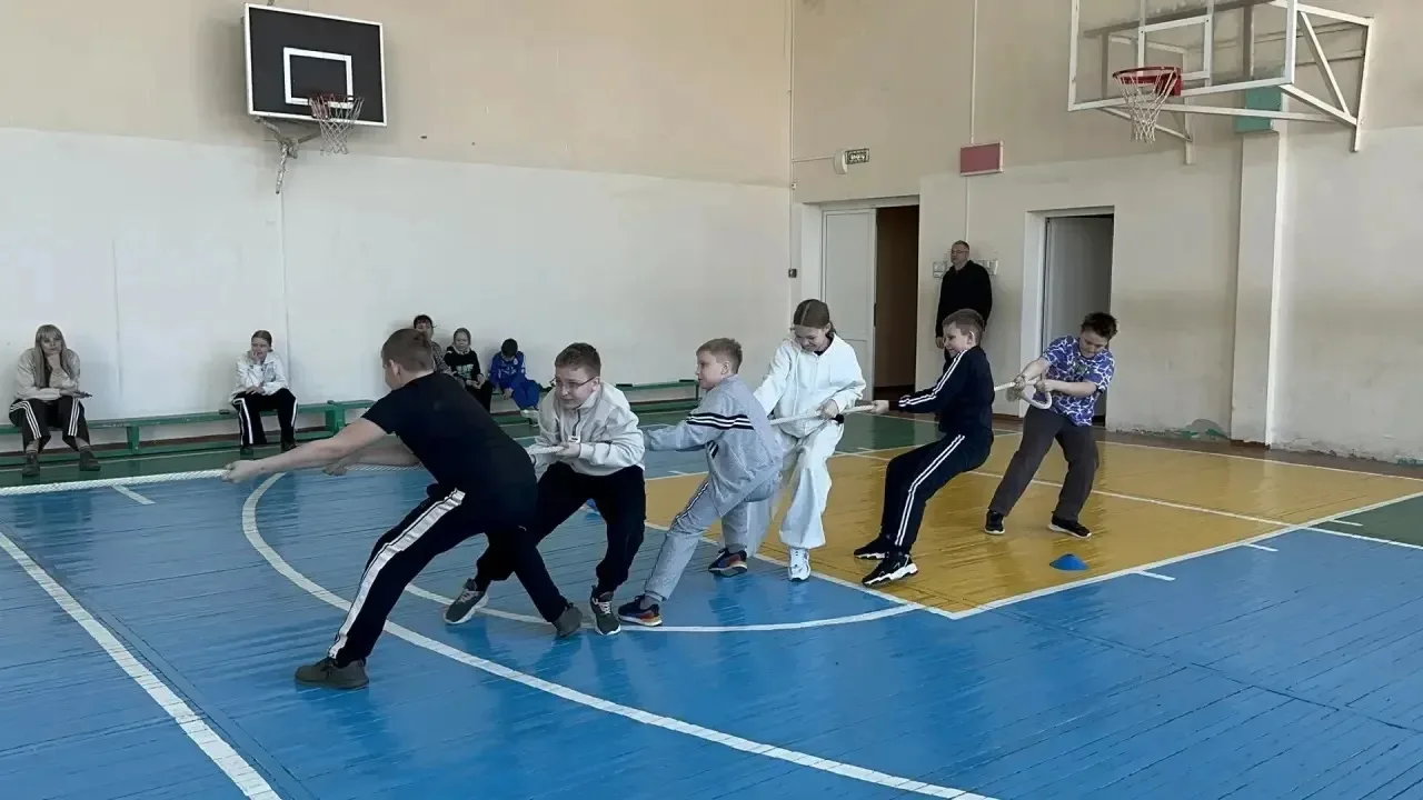 Сегодня в пришкольном лагере для ребят 5 и 6 классов стартовал отборочный этап военно-патриотической