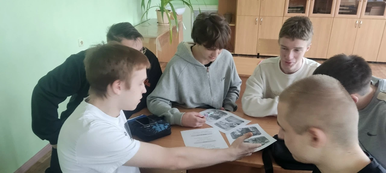 📌27 апреля в техникуме по традиции начали неделю с торжественной церемонии поднятия Государственного
