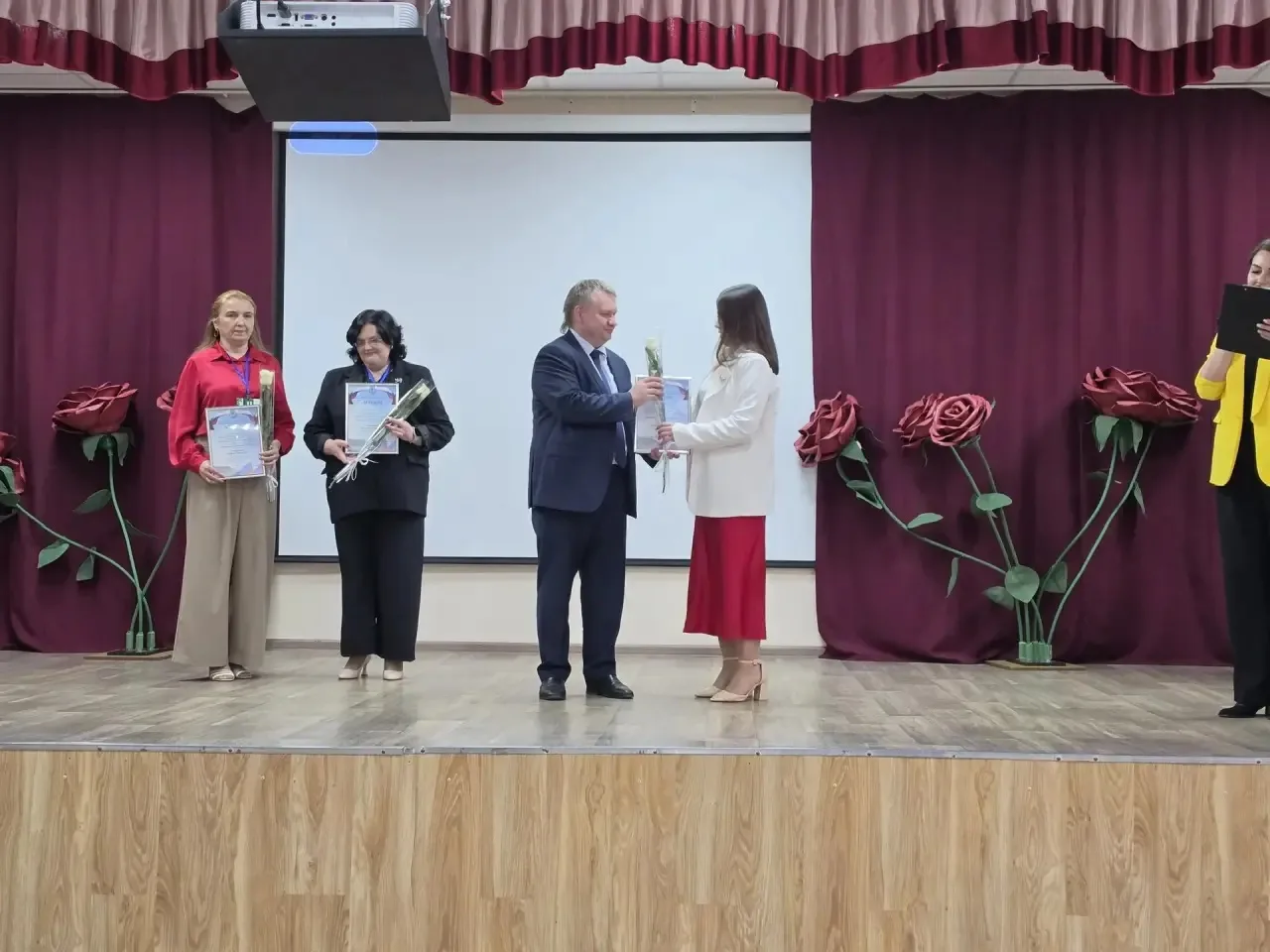▌ 🏅 Социальный педагог школы — призёр регионального конкурса «Воспитать человека России-2026»!  С ра