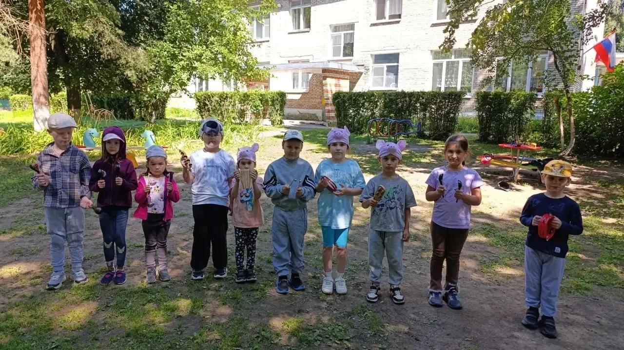 В рамках тематического дня в разновозрастной группе №14 ДО 22 Прошло занятие "В гостях у сказочницы"
