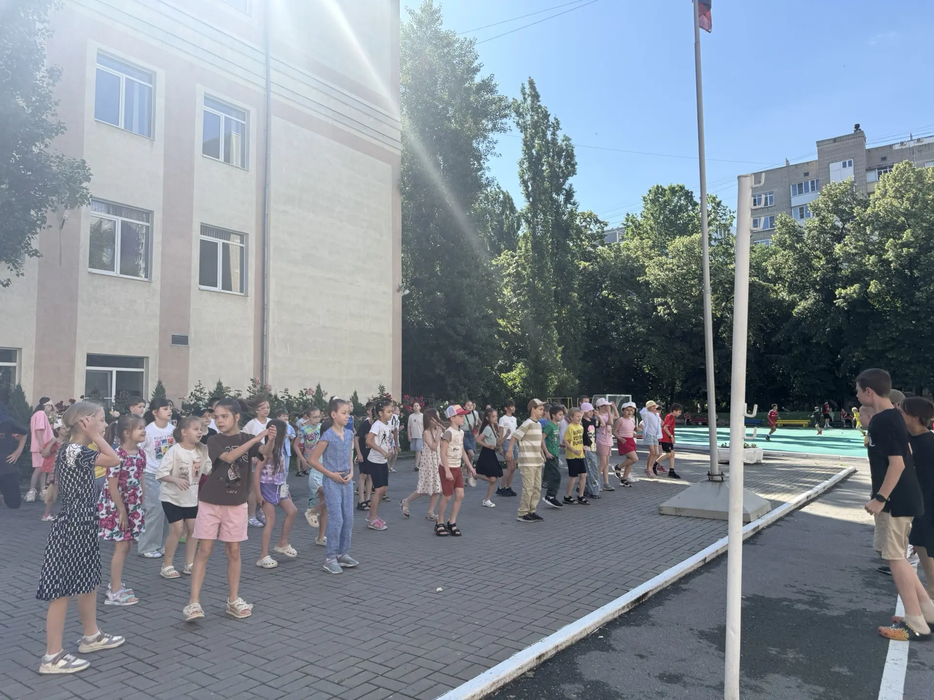 *16 и 17 июня в лагере «Мечта» МБОУ «Школа N80»*
✅11-й и 12-й день в нашем пришкольном лагере: дни п