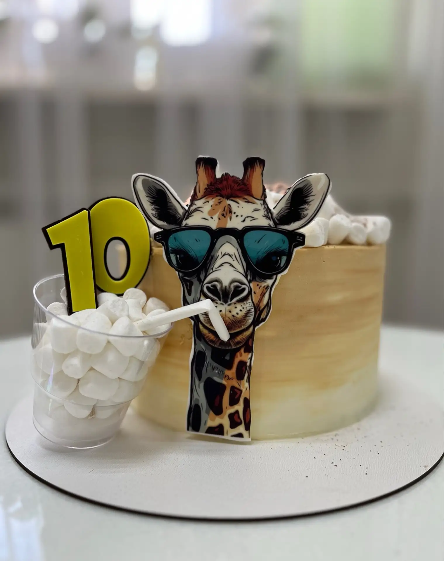 Какой задорный этот торт!  🥳