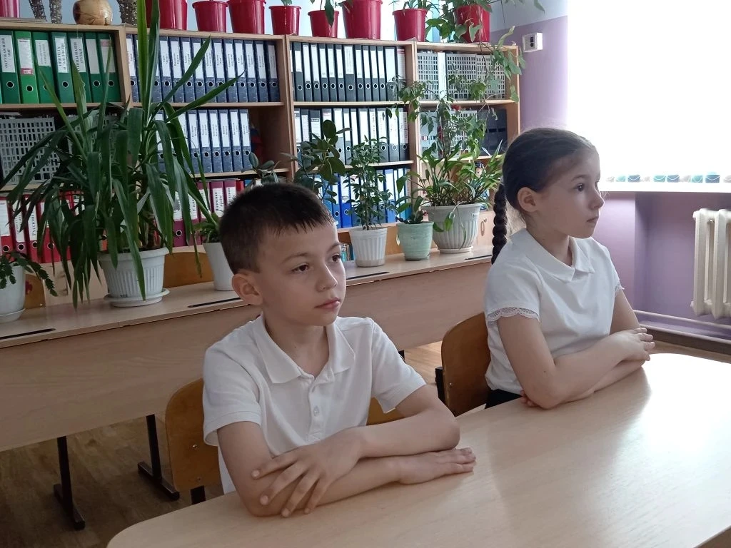 19.05.26 г. , для уч-ся 1В класса (кл рук Зуева И. М совместно с специалистом по охране труда РЖД Ал