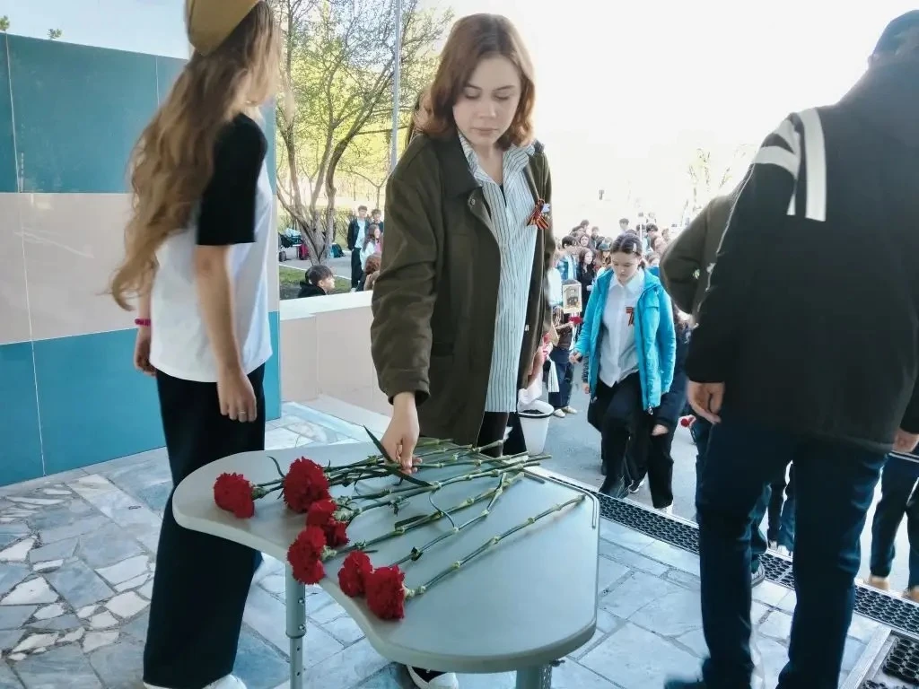 Связь поколений: «Бессмертный полк» в стенах школы №68 🇷🇺    Май — месяц великой памяти, гордости и 