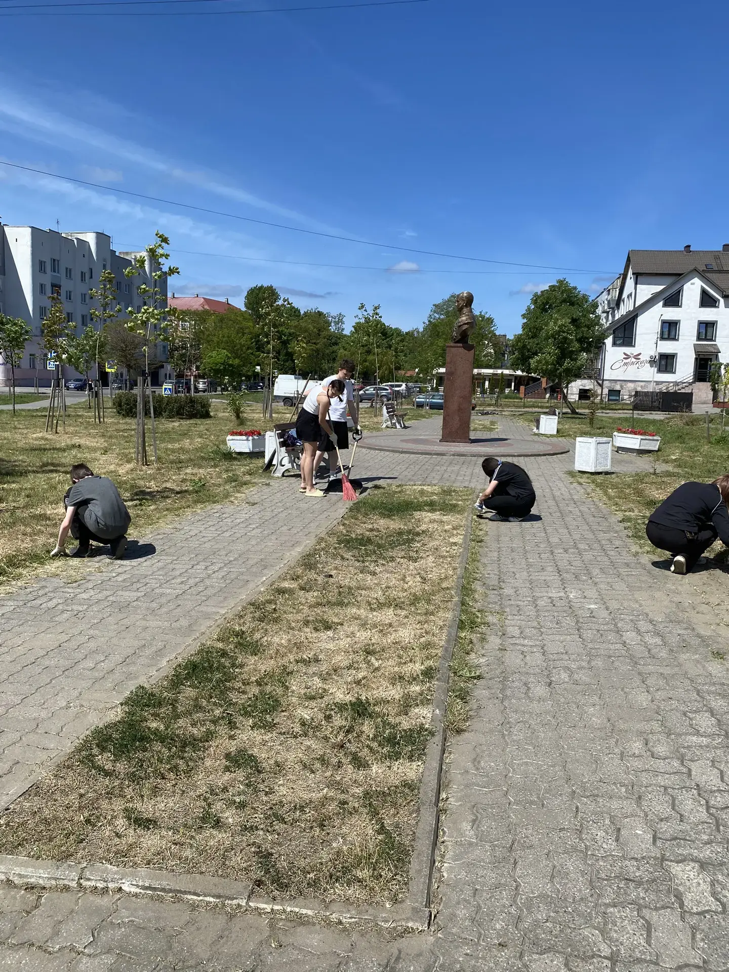 Мы продолжаем заботиться о чистоте и красоте нашего города!💫

Сегодня на территории Балтийской косы