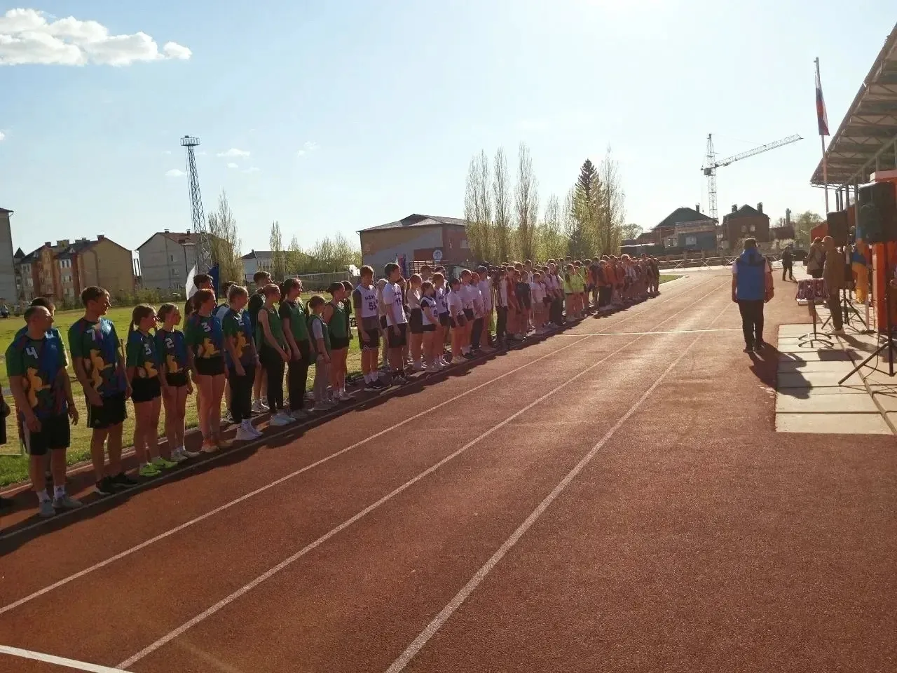 🏃‍♂️На ишимском стадионе «Центральный» прошла традиционная легкоатлетическая эстафета, посвящённая П