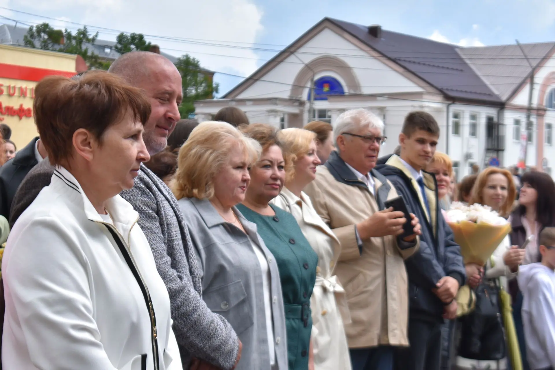 26 мая в нашей школе прозвучал последний звонок — трогательный и волнующий момент для в...
