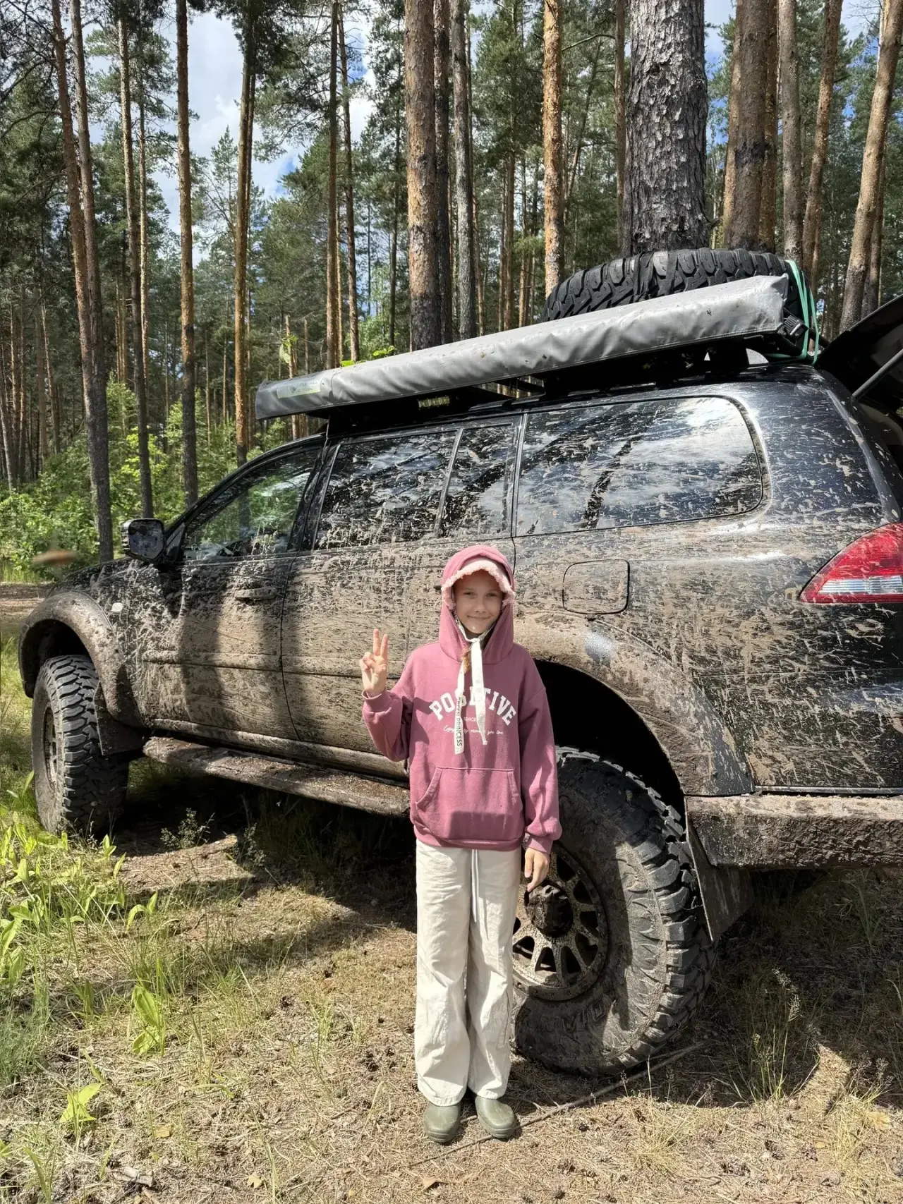 У всех девочек разные хобби.  Вот Мирослава обожает с папой на рыбалку ездить.  А этом ...