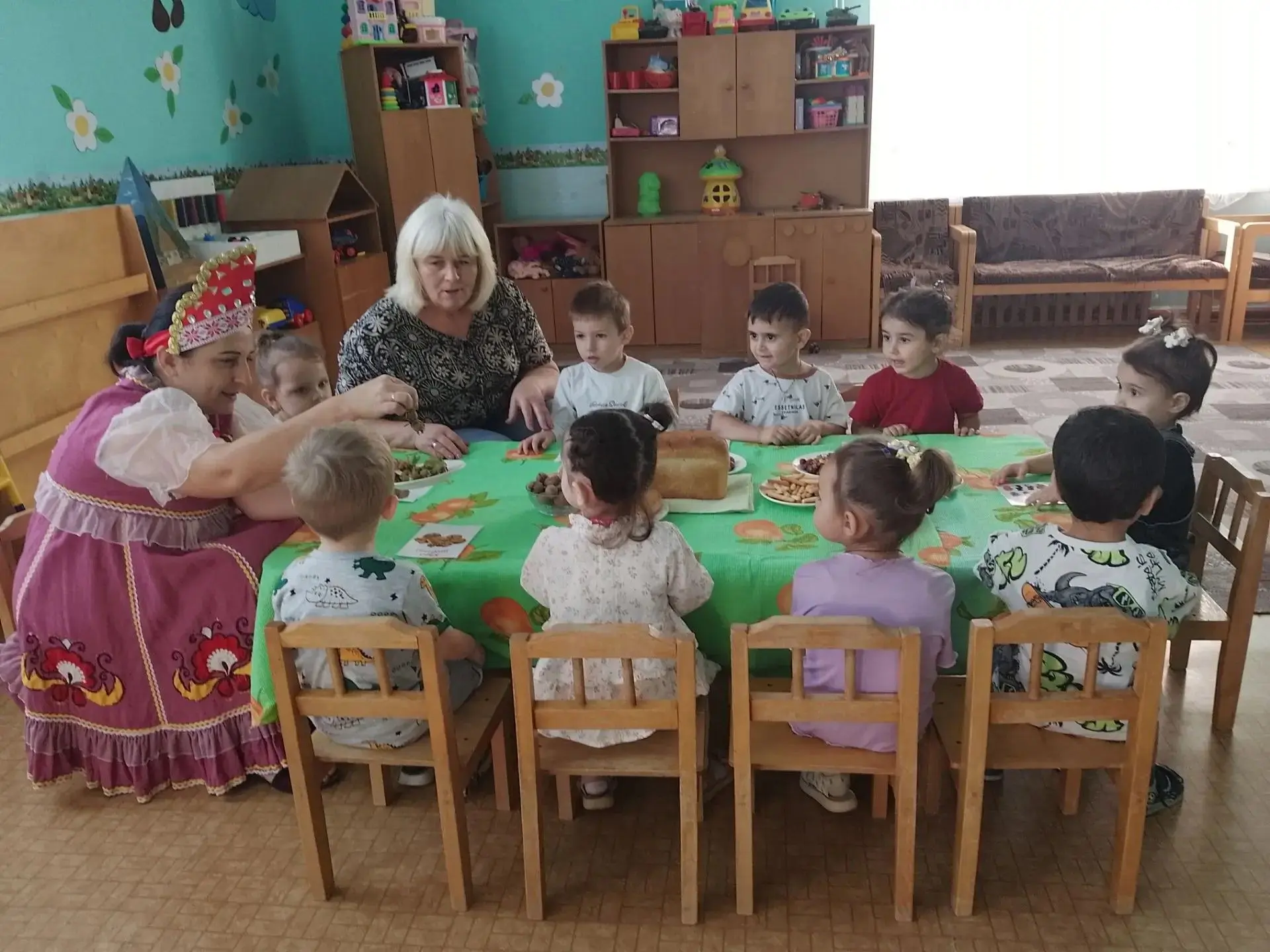 В младшей группе прошло  мероприятие, посвящённое орехово-хлебному спасу.