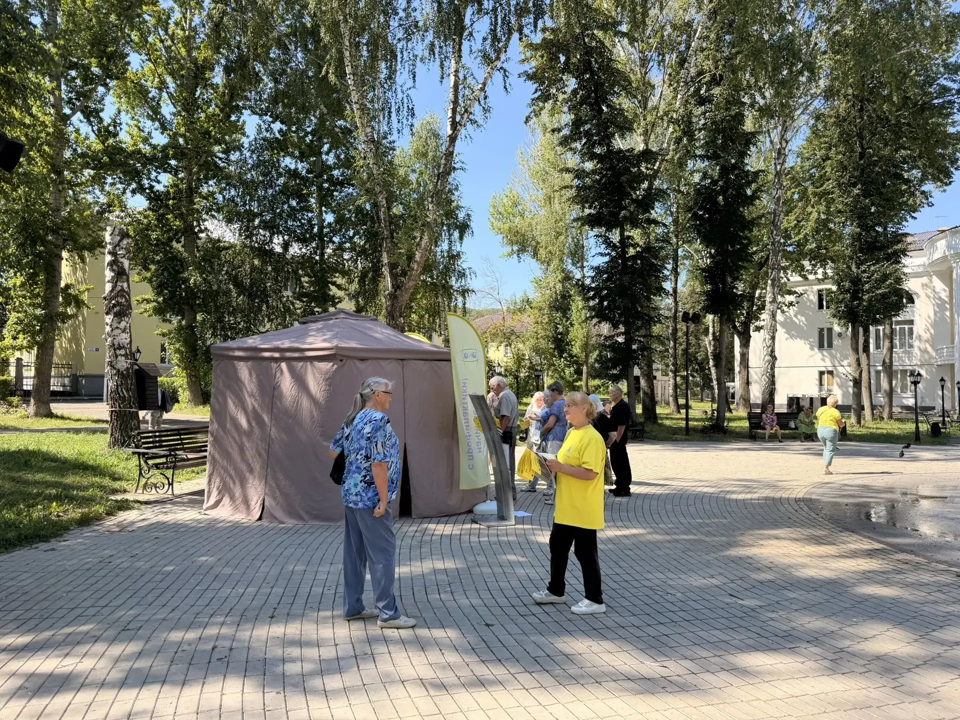 ❤️Сегодня в сквере за ДК "Жигулевский" работали специалисты Самарского областного клинического онкол