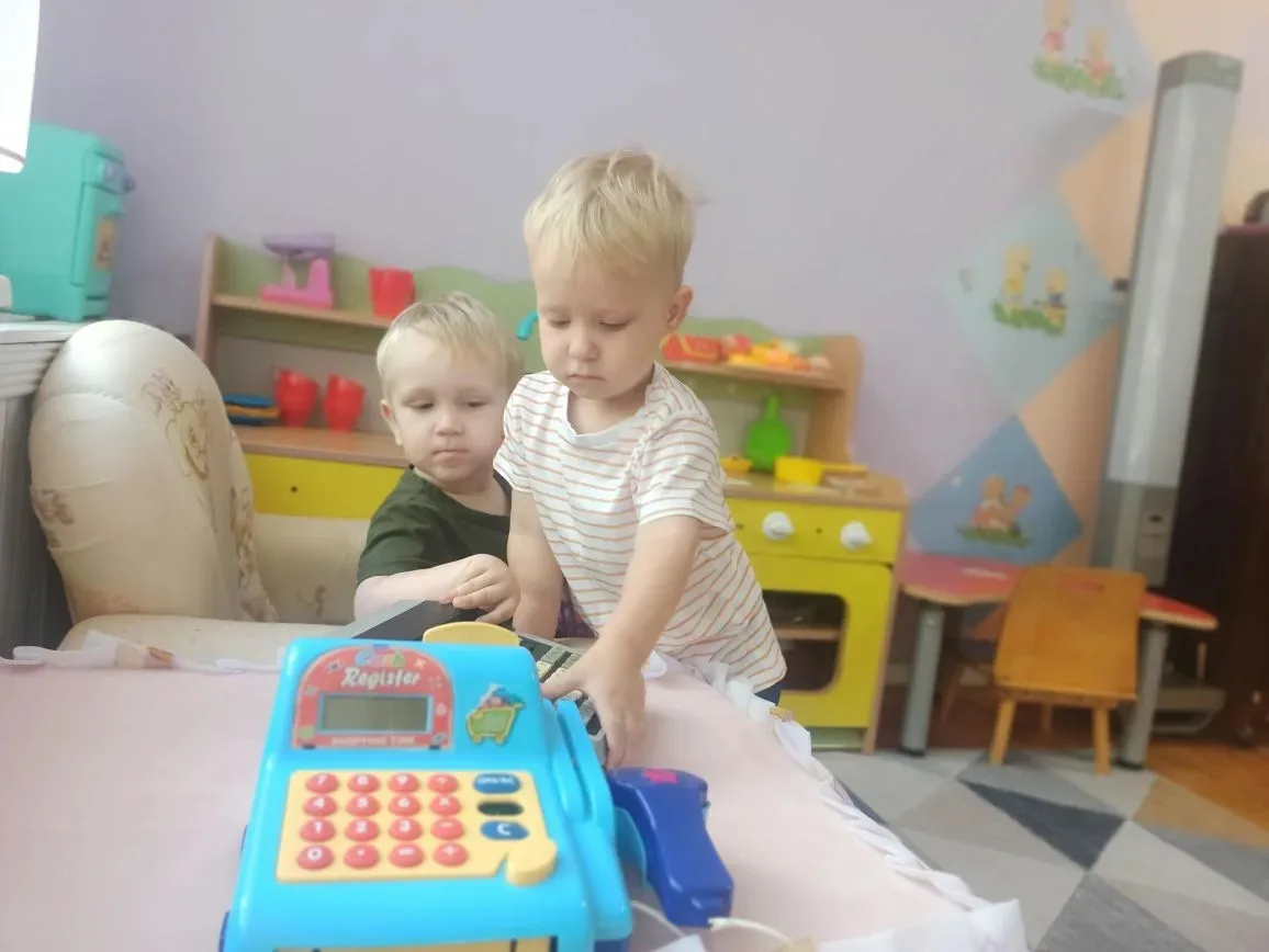 🌱 Первые шаги в детском саду
В группе раннего возраста «Осьминожки» продолжается адаптация. Наши ма