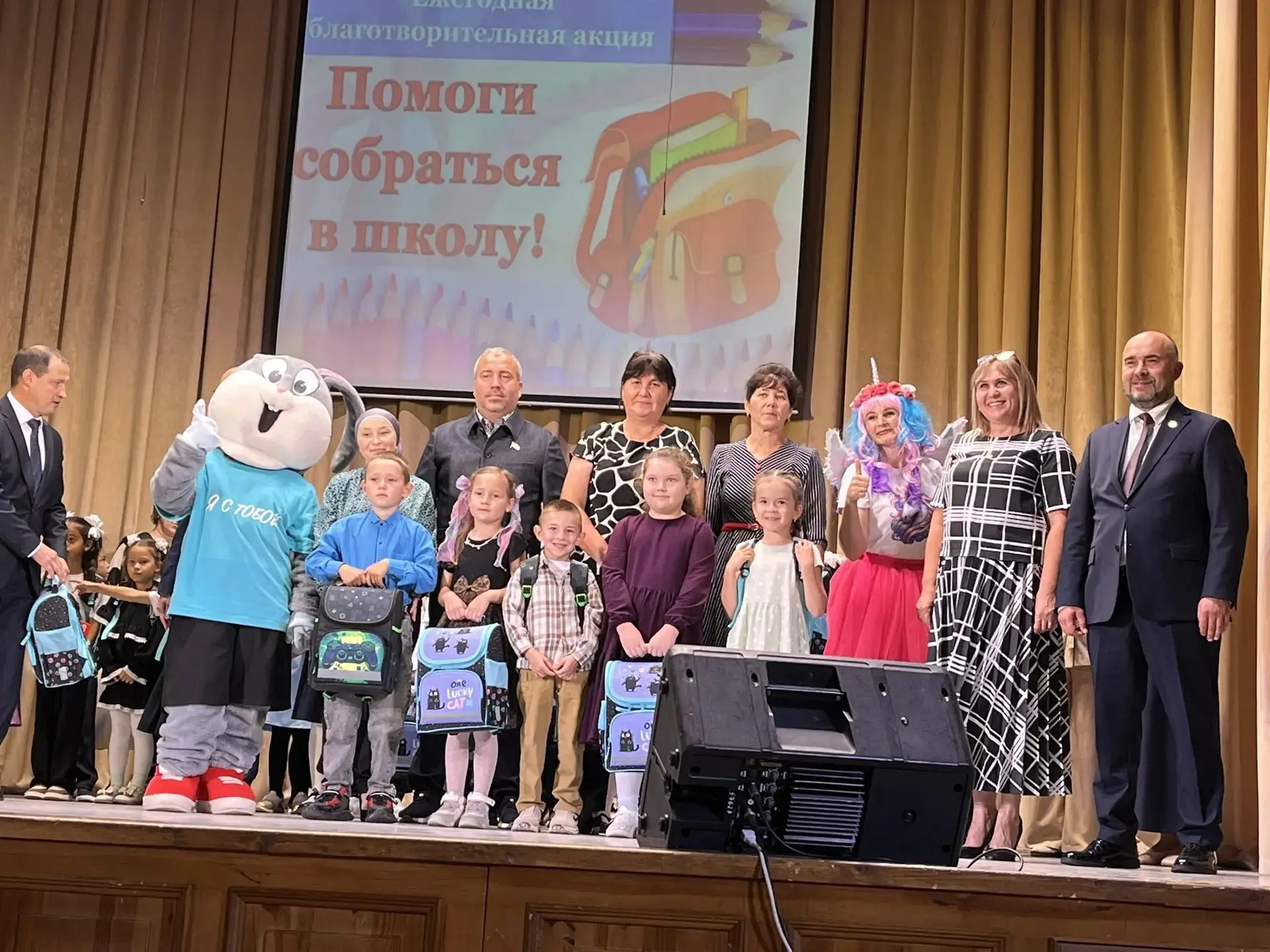 🎒 Первый шаг в большую жизнь: Карима и Рамзан готовы к школе!
