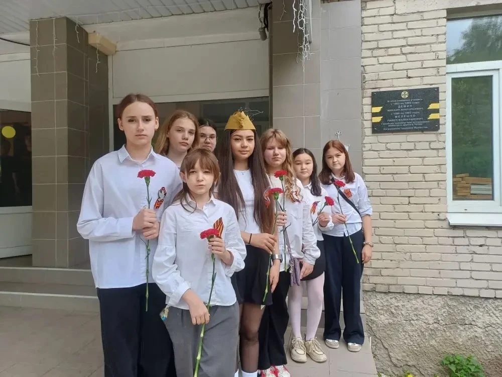 ⭐ ВПК «Звезда»: Помним каждого героя! 🇷🇺 В школьном музее прошел «Урок памяти», посвященный грядущем