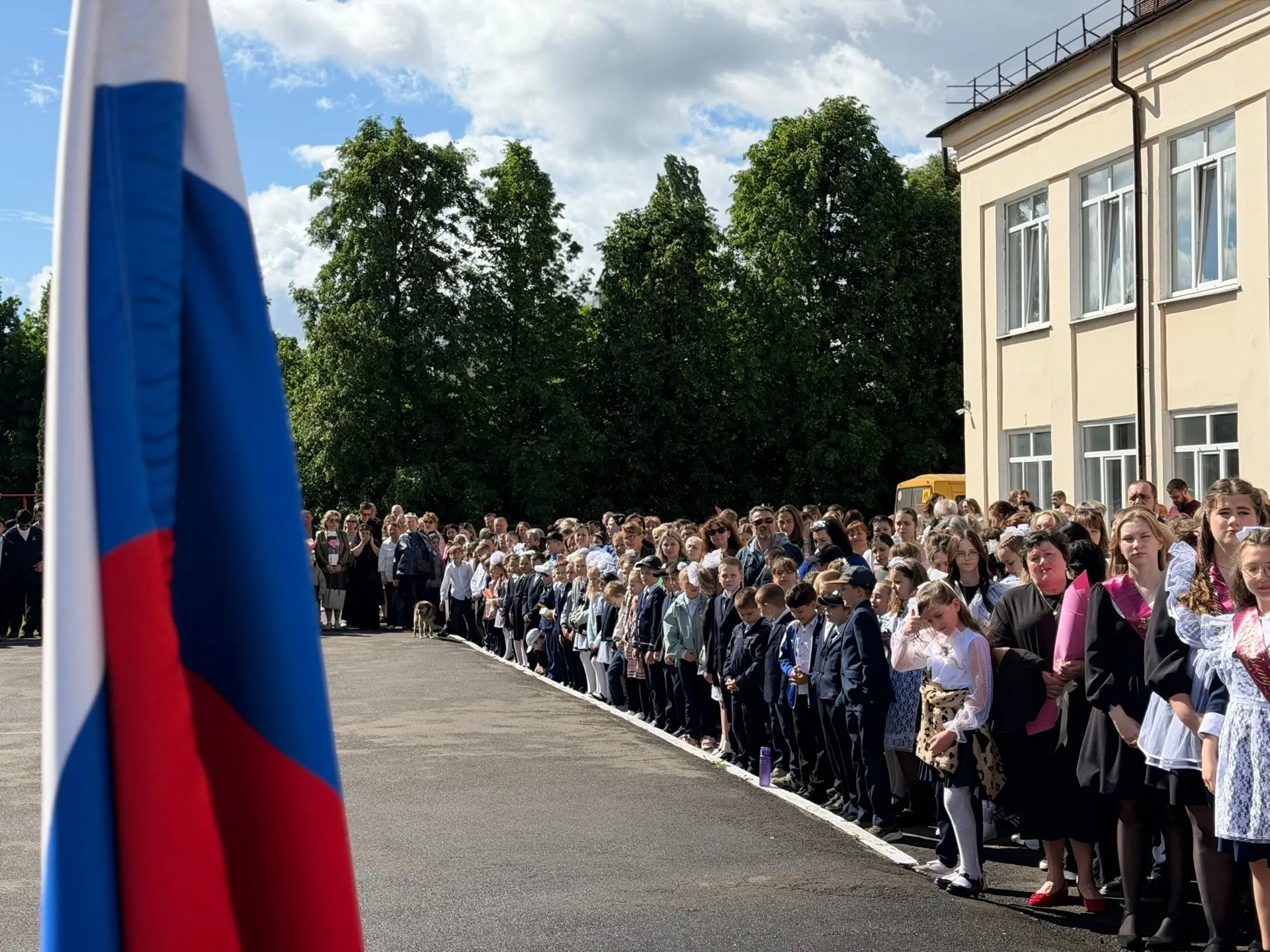 🔔 ЗВЕНИТ ПОСЛЕДНИЙ ЗВОНОК — 2026! ТРИУМФ НАШИХ ВЫПУСКНИКОВ И НАГРАЖДЕНИЕ ЛУЧШИХ! ✨  Сегодня празднич