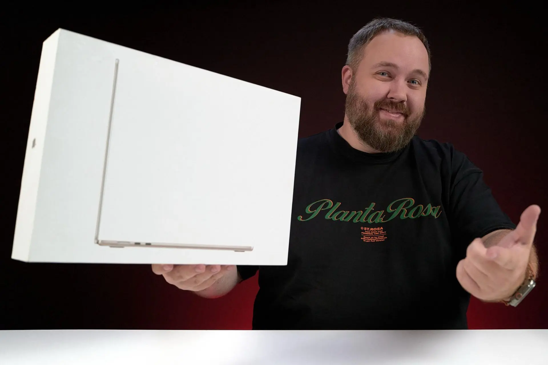 13-дюймовый MacBook Air разыгрываем тут: https://max.ru/WylsacomRed/AaAUGWOWSS4