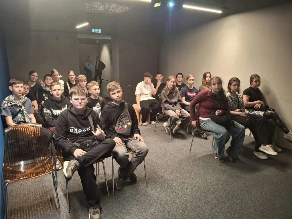 Ученики шестого кадетского класса вместе с классным руководителем Крестьянниковой Е. С. посетили про