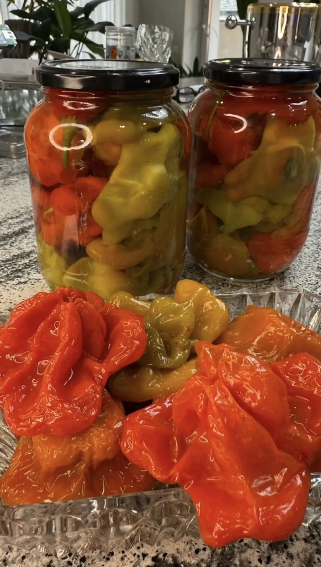 Рецепт вкусной закуски из острого перца!