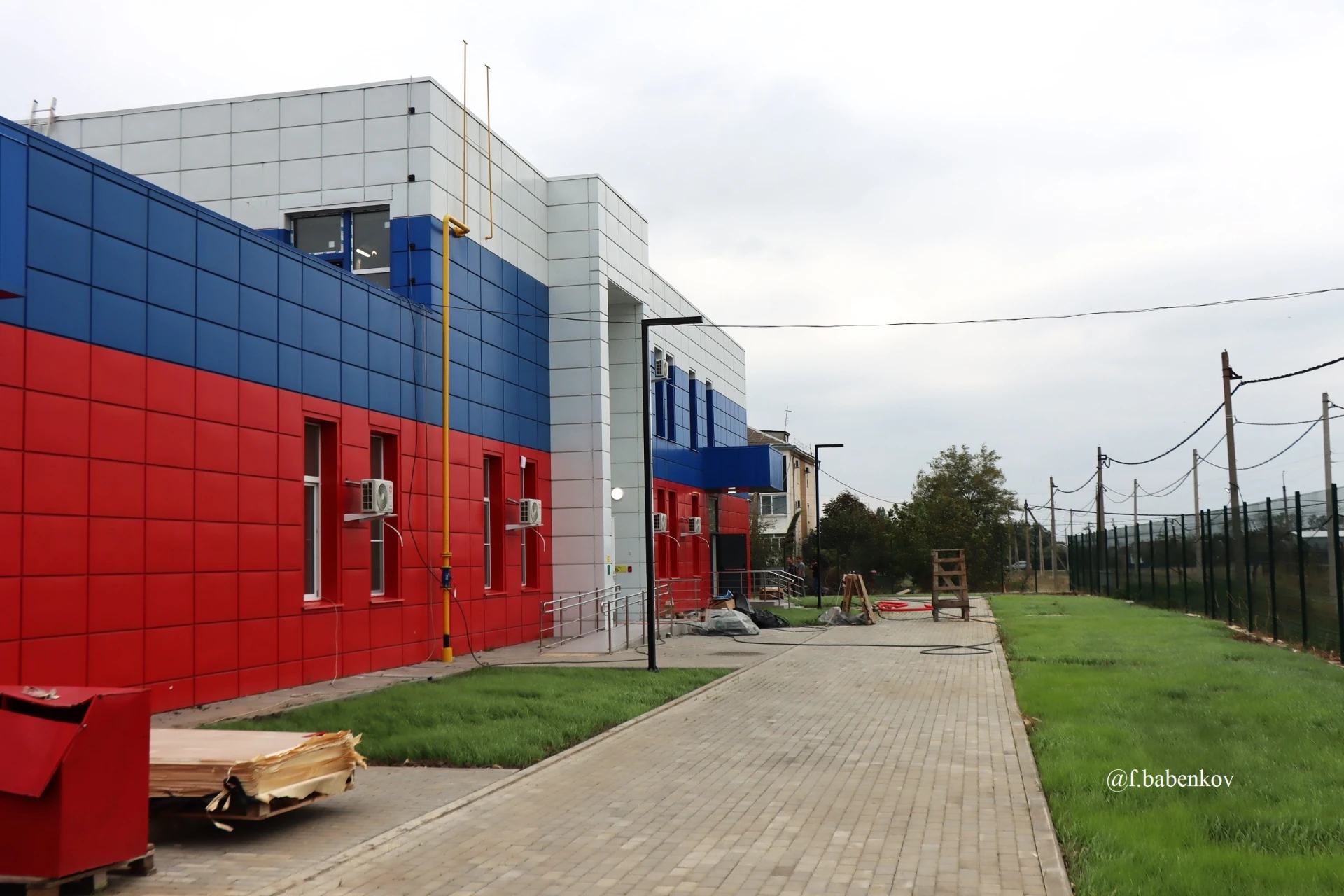Провёл выездное совещание на объекте строительства Центра единоборств в г. Темрюке