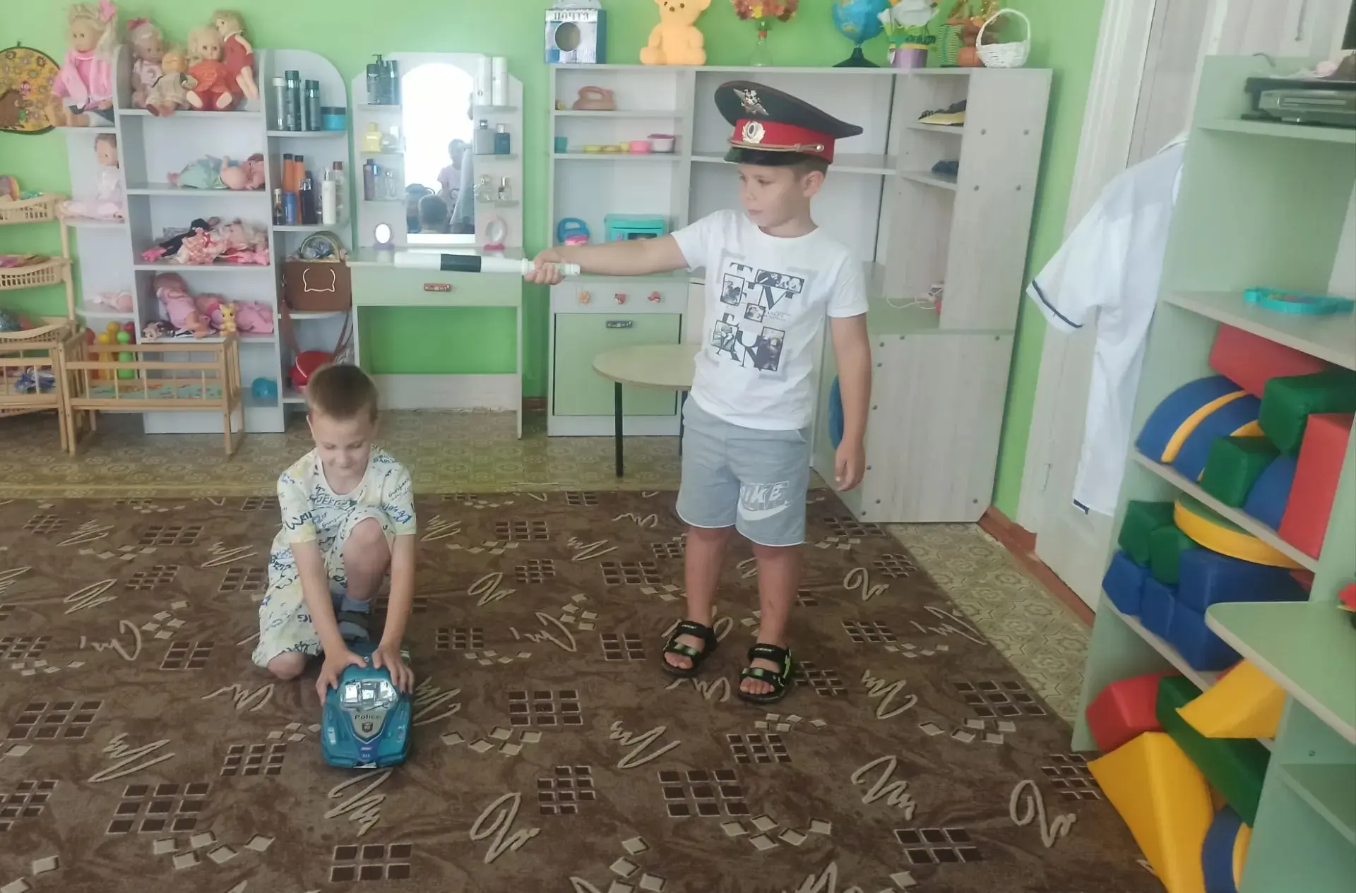 3 июля отмечается важный профессиональный праздник – День ГИБДД ￼
Ребята старшей группы в игровой фо