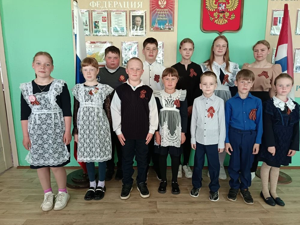 🎖️ В нашей школе продолжается акция «Георгиевская лента»!