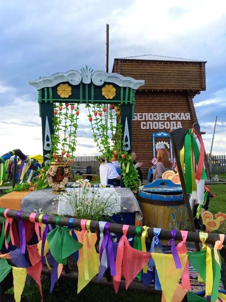 Фестиваль наличников в Белозерской слободе: традиции оживают!

💢В селе Рычково Белозерского округа 
