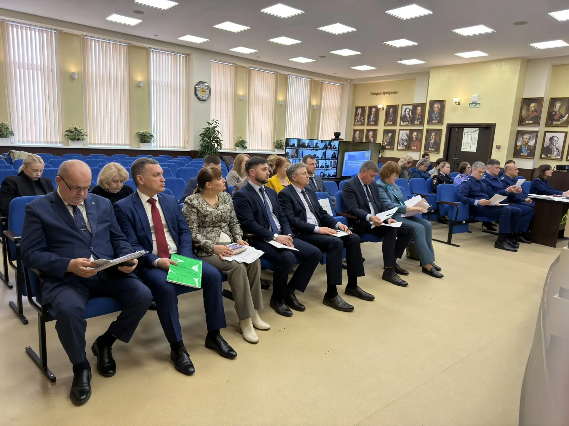 📍Под председательством прокурора области Александра Бучмана проведено расширенное заседание межведом