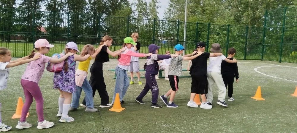 🏃 День #2 продолжение: Спорт — это жизнь! Весёлые старты и спортивный квест 🚀
После зарядки и смех