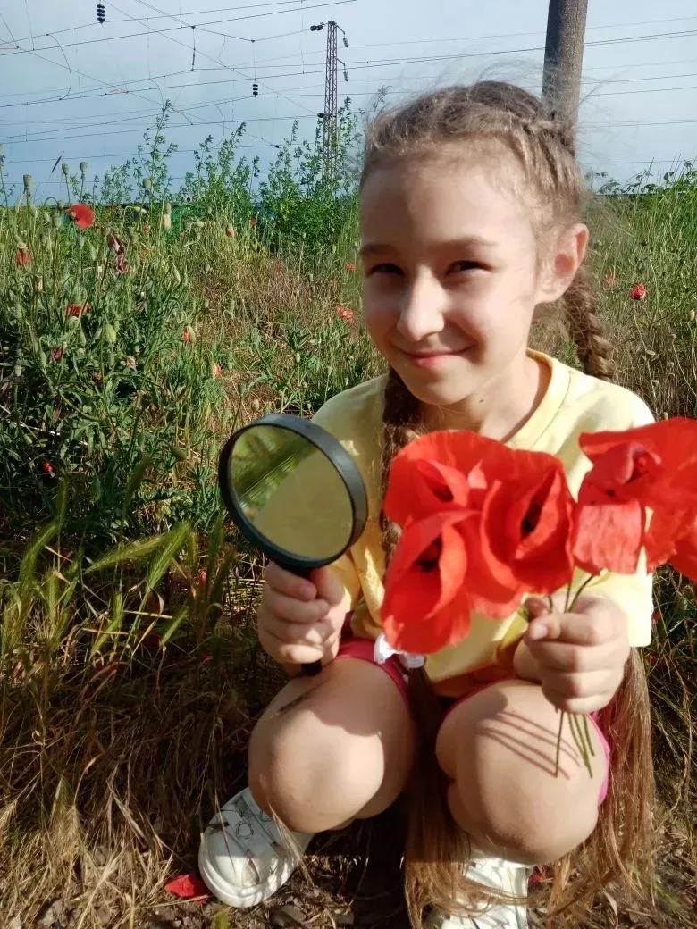 Юные исследователи: прогулка в Малинках😊🌳🌺

Ребята из подготовительной группы  «Малинки» на днях 