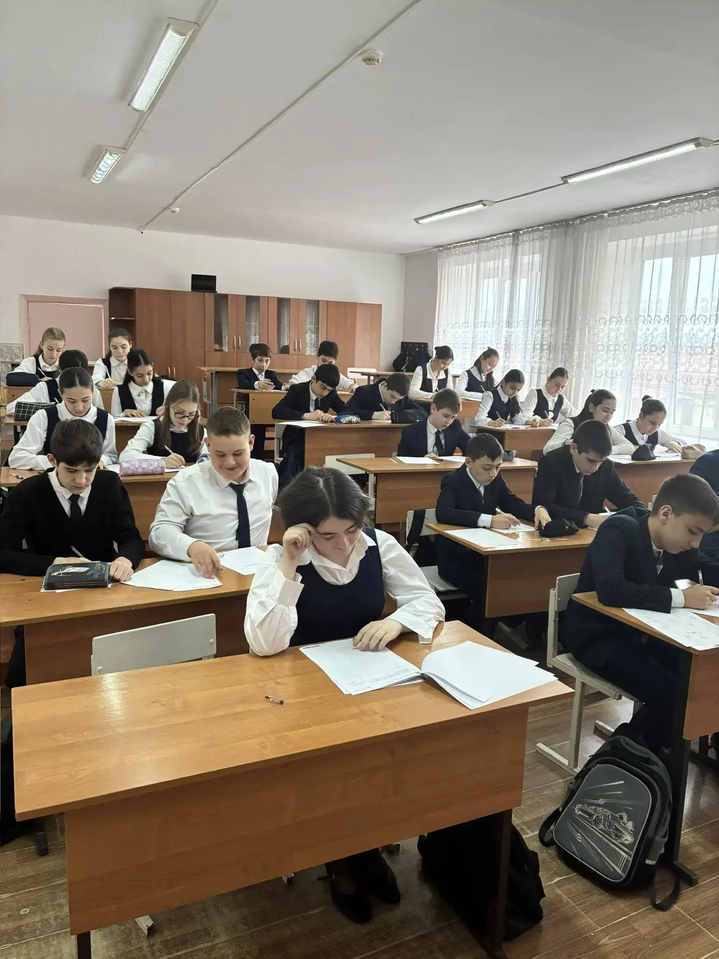 🎉 В нашей школе начались ВПР! 📚   Первый предмет, по которому проверяли знания школьников, — математ