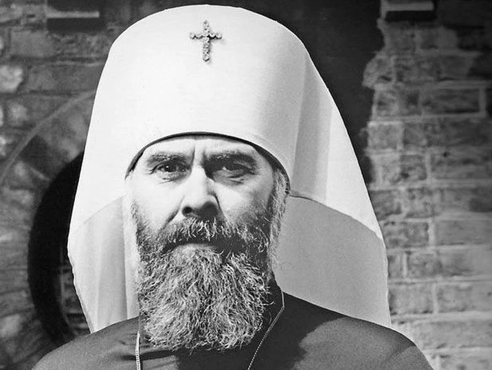 🙏 Бог таков, что мы можем перед Ним не стыдиться ни беспомощности, ни ран, ни унижения...