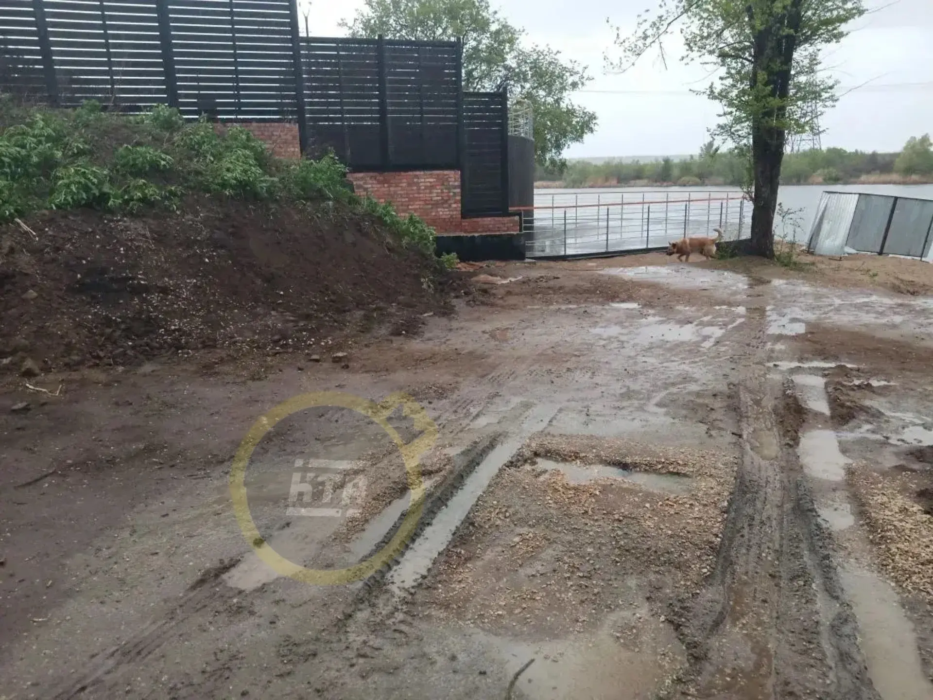 😡SOS! Прошу найти управу на водителей, которые для Изумруда (ФосАгро) завозят песок, щебень и прямо 
