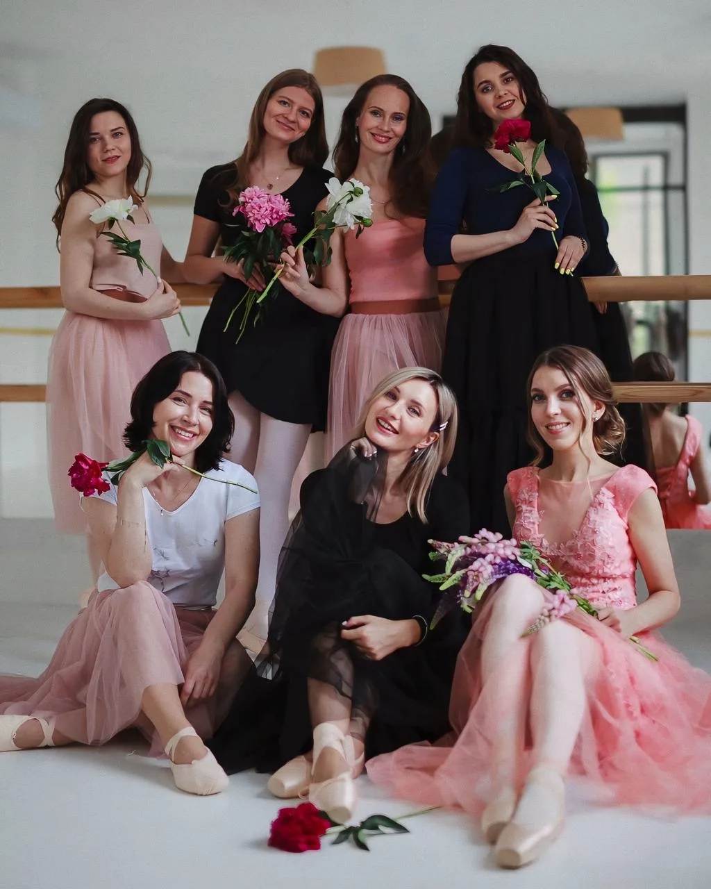 Мы объединяем девушек💛

LEVITA – это история не только про заботу о теле. 
Вот уже несколько лет мы