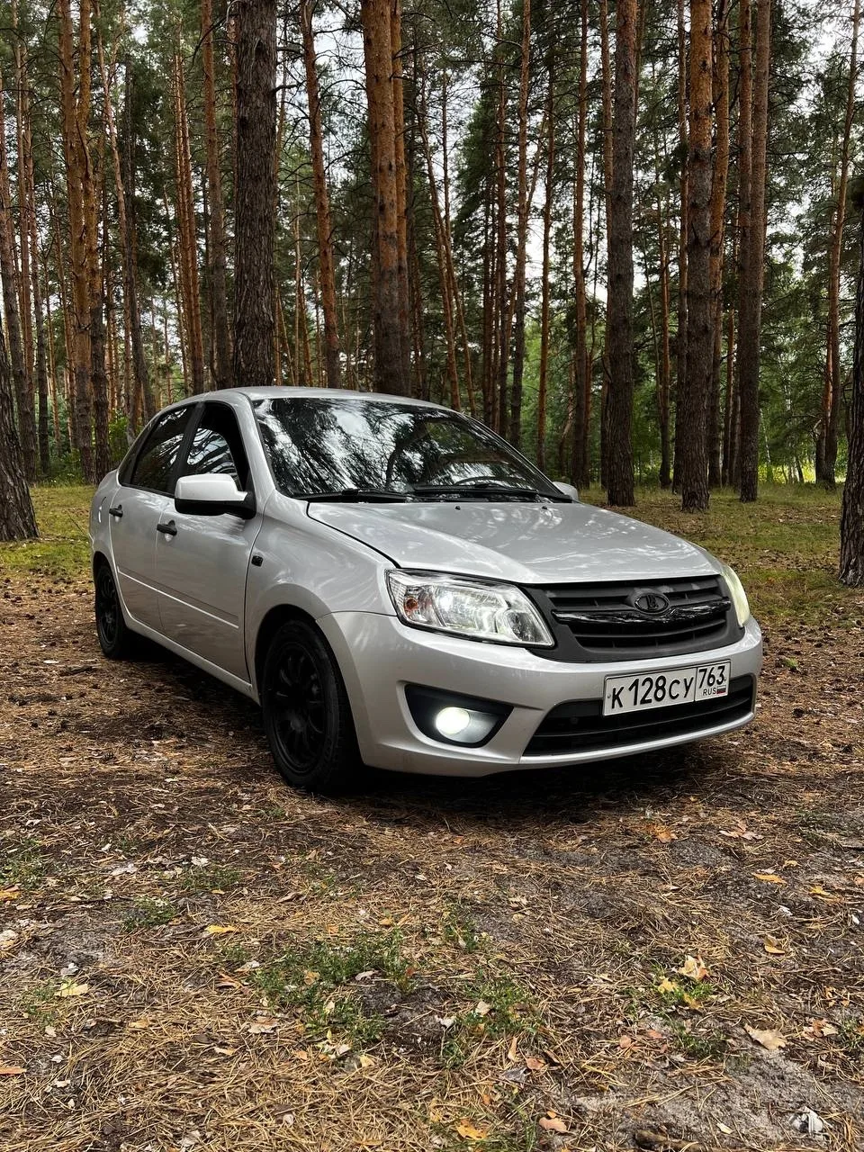 В продаже lada GRANTA в комплектации люкс на газу. (Не каталась в такси)