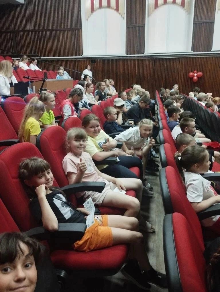Ребята посмотрели спектакль Минусинского драматического театра "Заяц с ружьем"