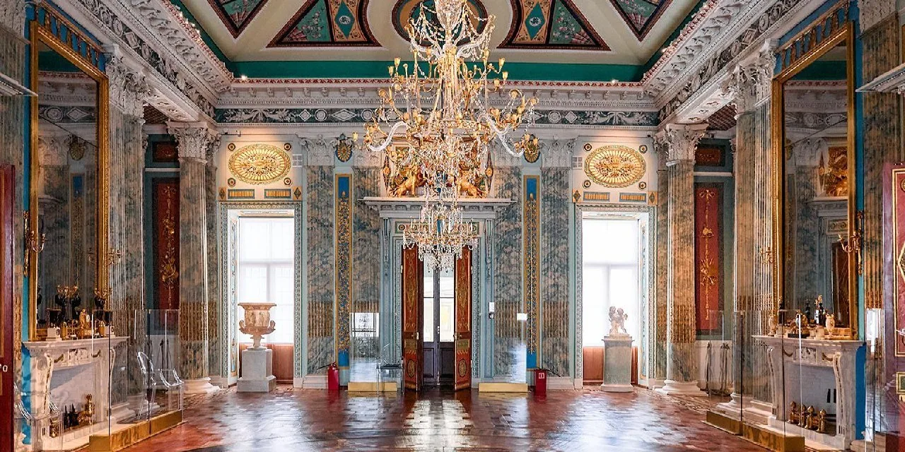 Друзья! 🏛️