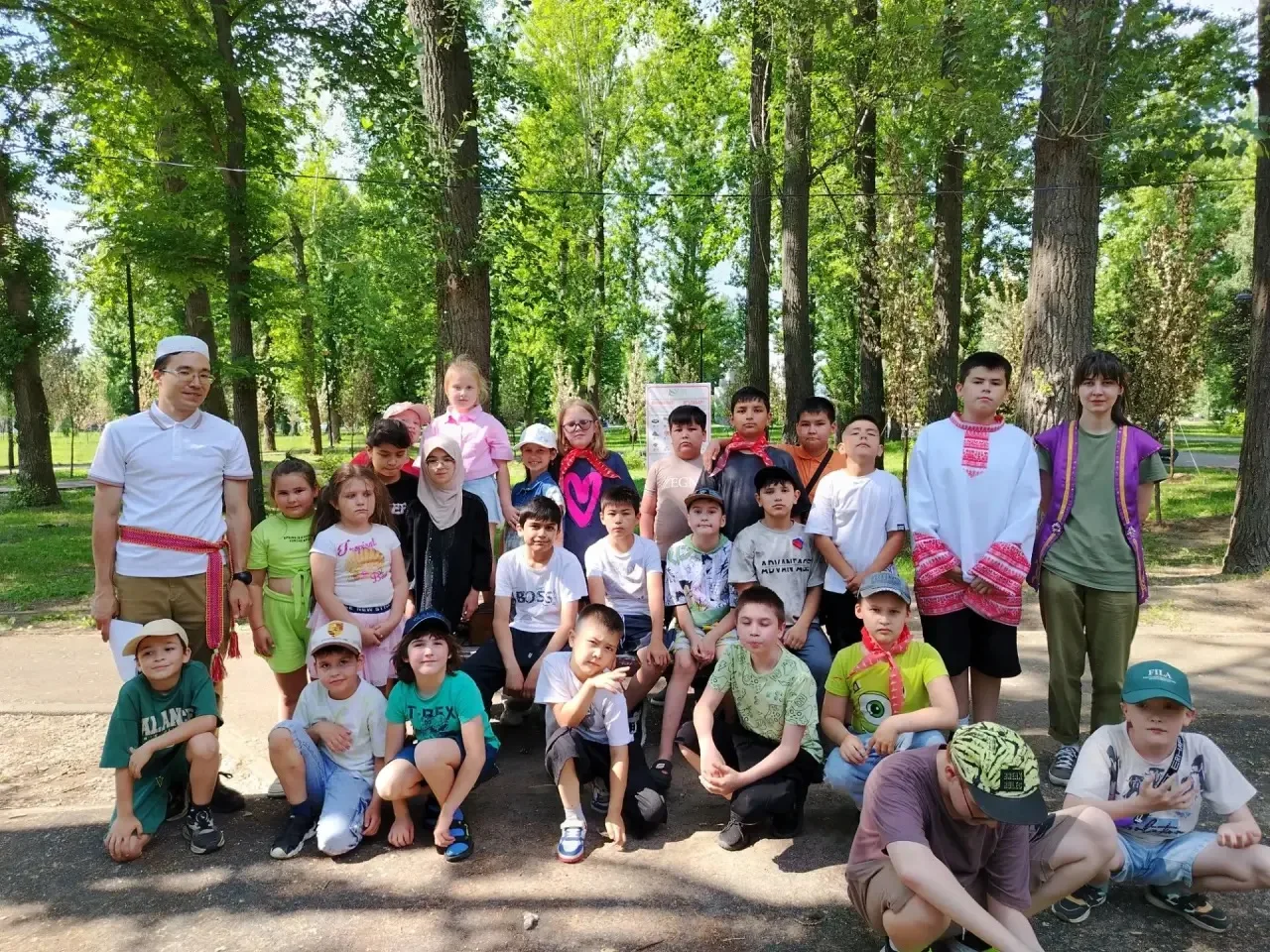 🇷🇺Дети пришкольного лагеря МБОУ "Школа №13" Вахитовского района города Казани приняли  участие в и