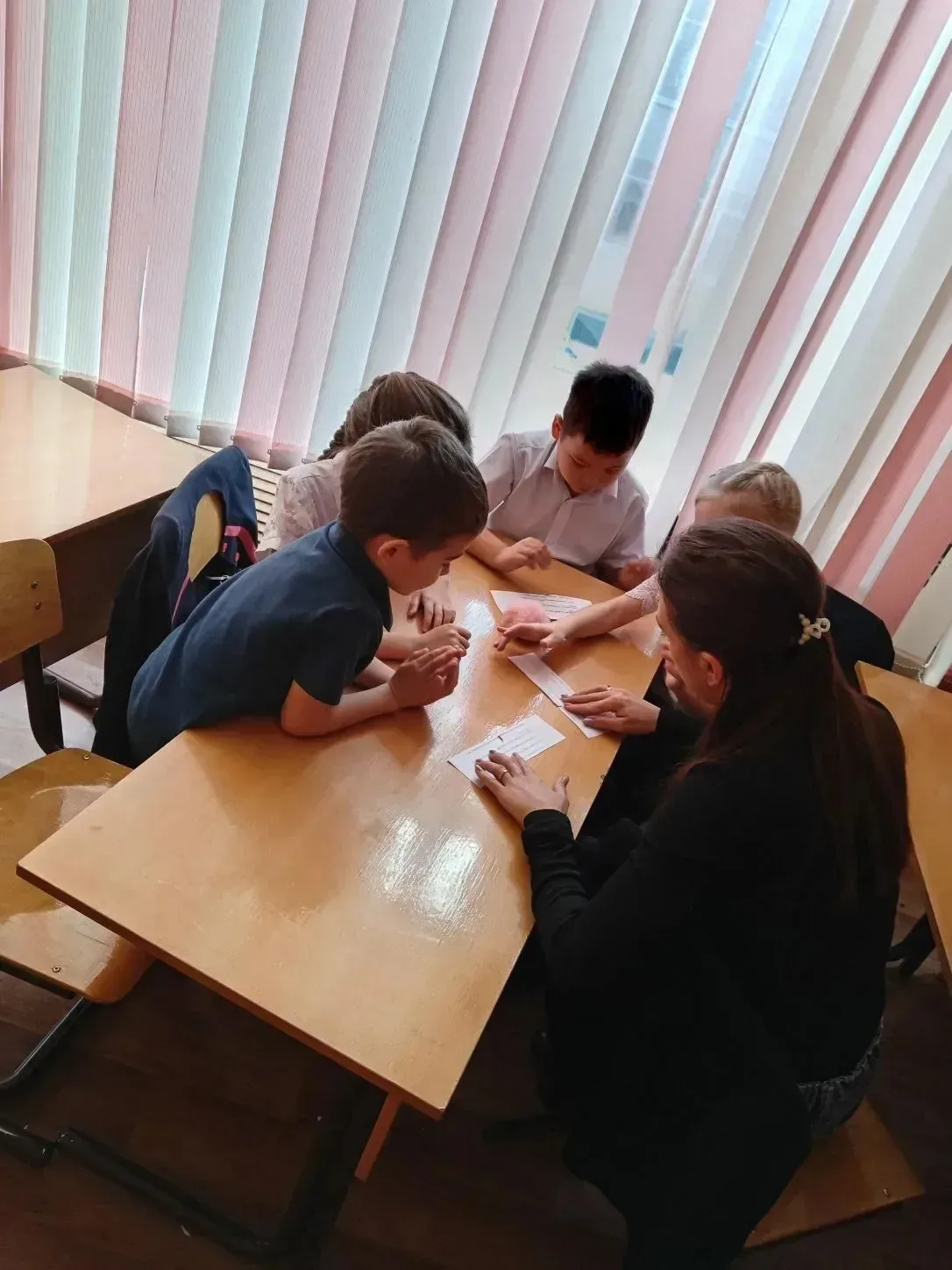 💥В рамках тематическое недели ко дню матери в 1 Ж классе вчера прошло мероприятие, "Читаем сказку вм