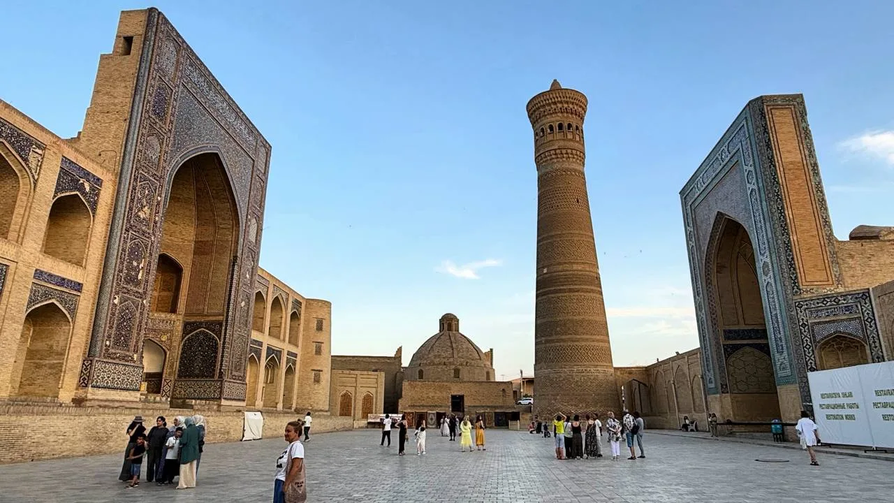 📍 Бухара

Если Самарканд поражает своими масштабами, то Бухара берет другим — она невероятно уютная