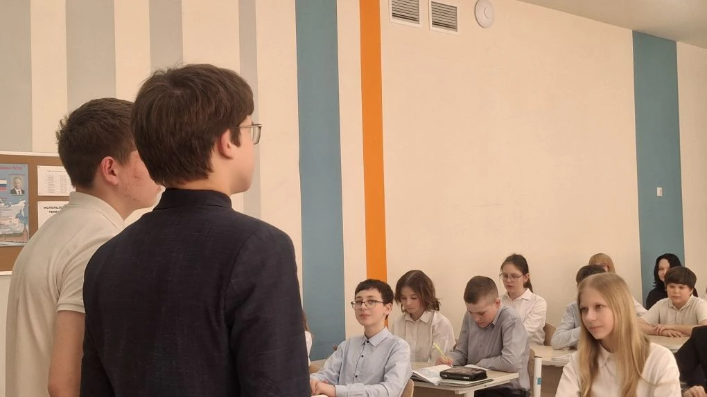 Сегодня в нашей 32-й школе г.Йошкар-Олы проходит  День самоуправления  Старшеклассники на один день 
