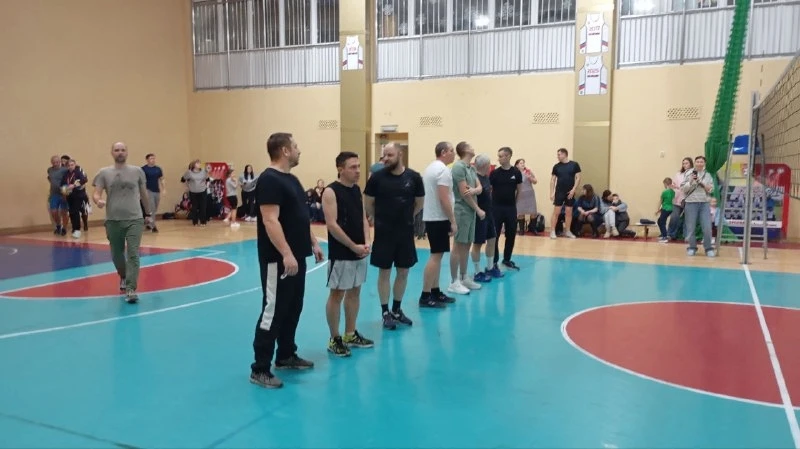 Товарищеский матч среди пап: спорт объединяет! 19 февраля в нашей школе прошло замечательное событие