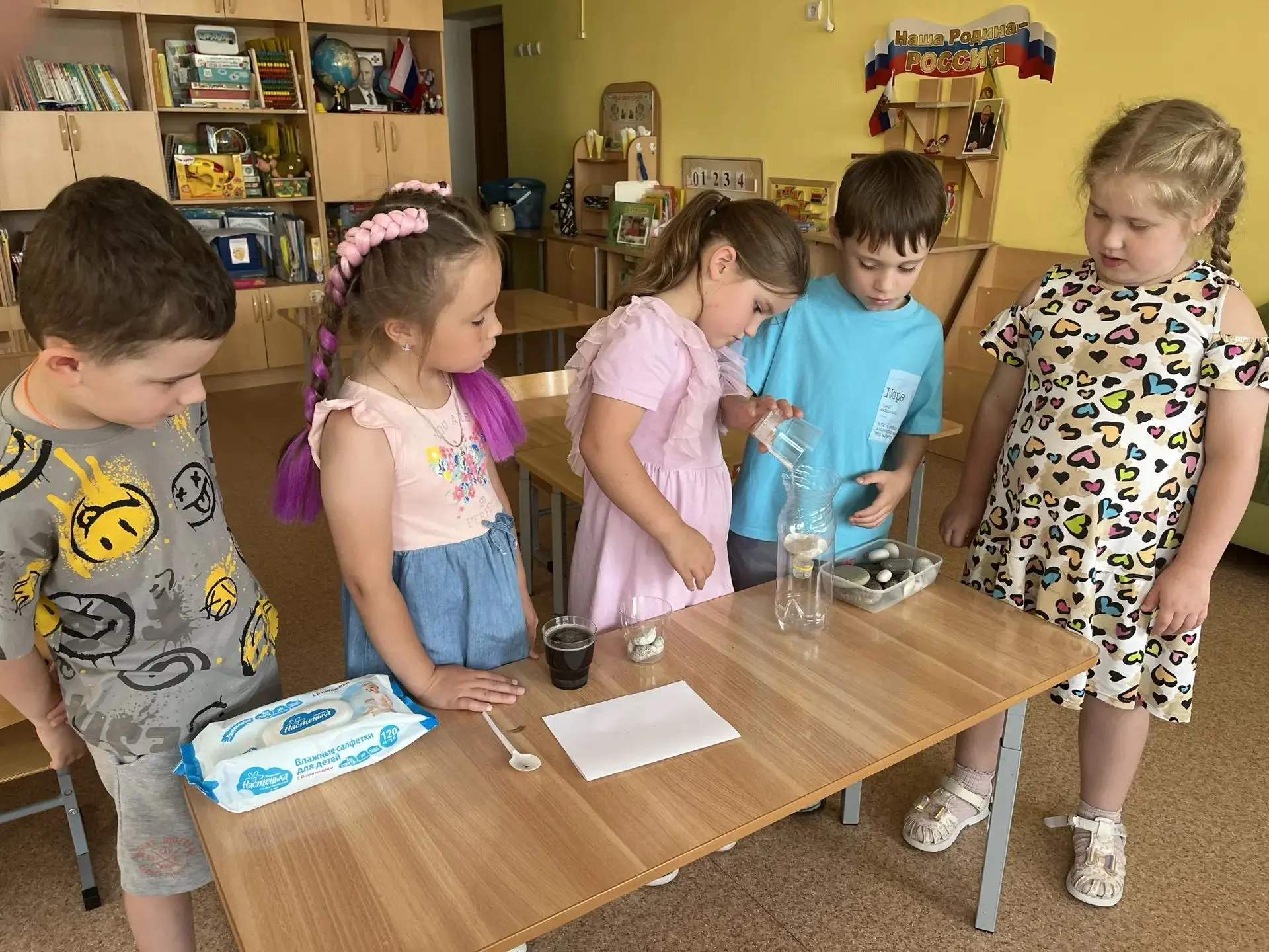 💧 Водные открытия: от научных опытов до творчества!

Сегодня в нашем детском саду прошёл по-настоящ