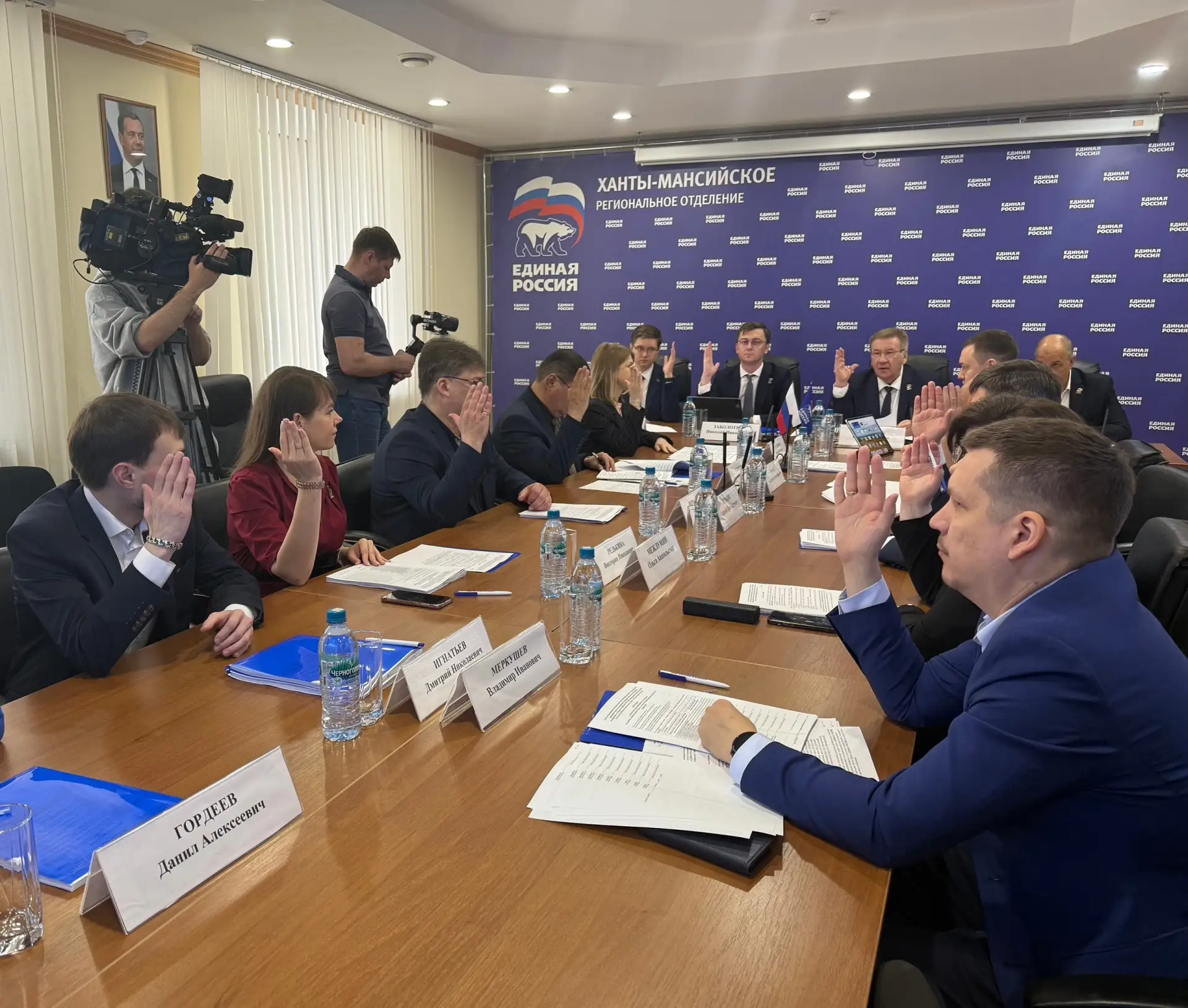 Уважаемые земляки, в Югре подведены итоги предварительного голосования партии «Единая Р...