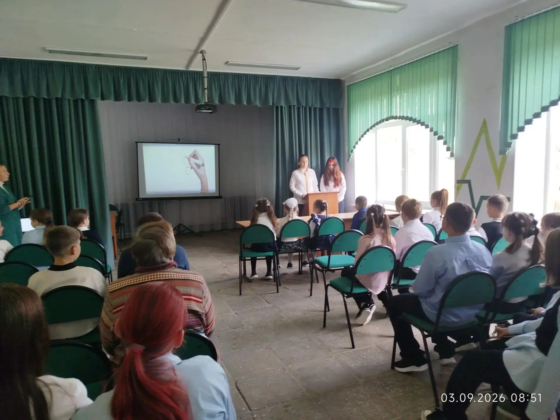 🕯 Сегодня, 3 сентября, в нашей школе воцарилась особая, звенящая тишина. В этот день, ...