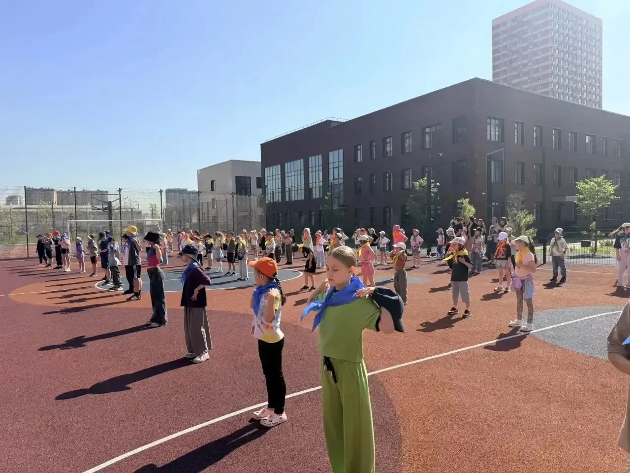 Лето, солнце, лагерь! ☀️ Сегодня, 4 июня, в пришкольном лагере МБОУ ОЦ «ЛОГОС» прошёл м...