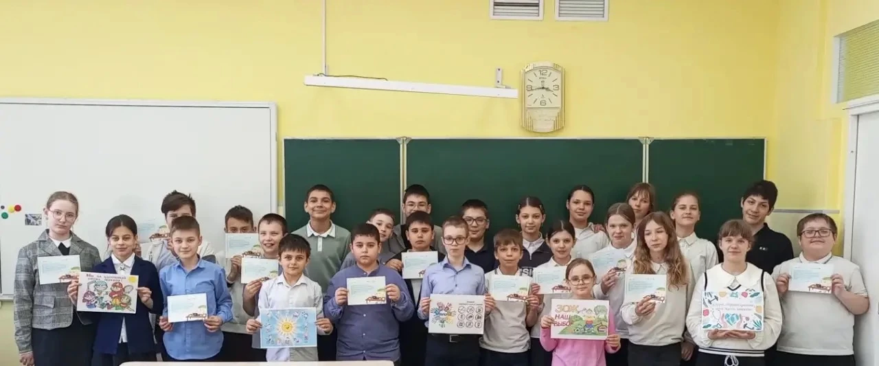 🚀 Здоровье начинается с малого! Для учеников 5–11 классов прошли тематические классные часы 🍏👟 Это б