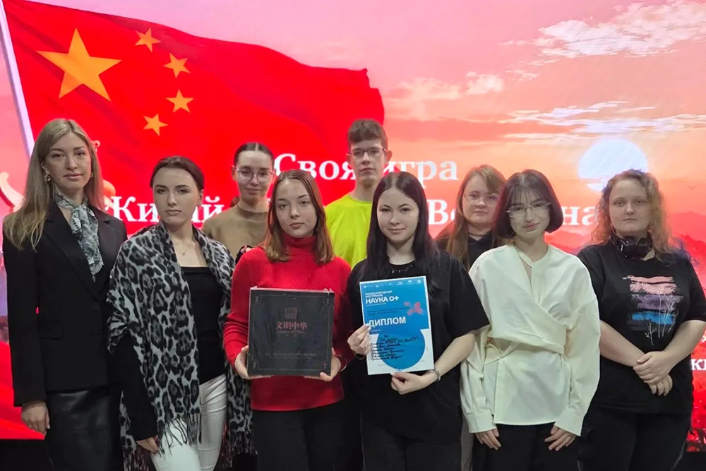 🎉 6 октября студенты 1‑го курса СГФ, обучающиеся по направлению «Лингвистика», под рук...